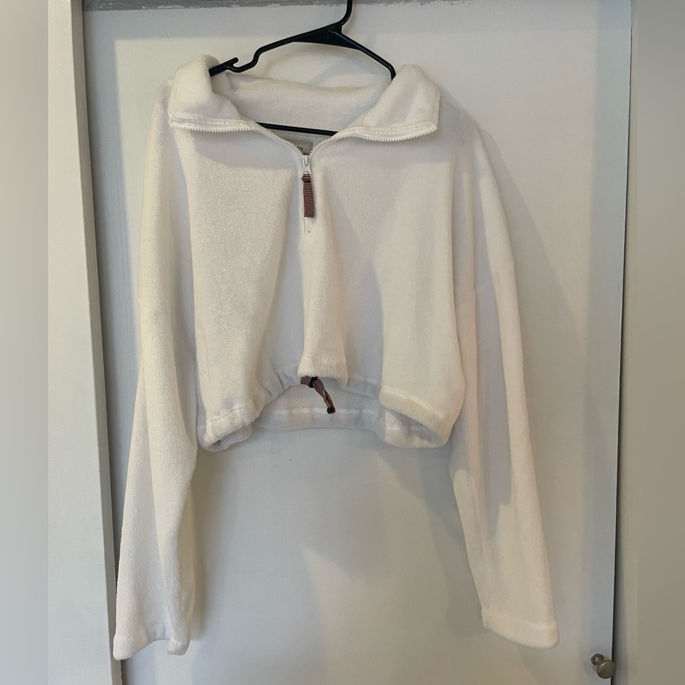 White Fuzzy Urban Outfitters Cropped Sweatshirt - L